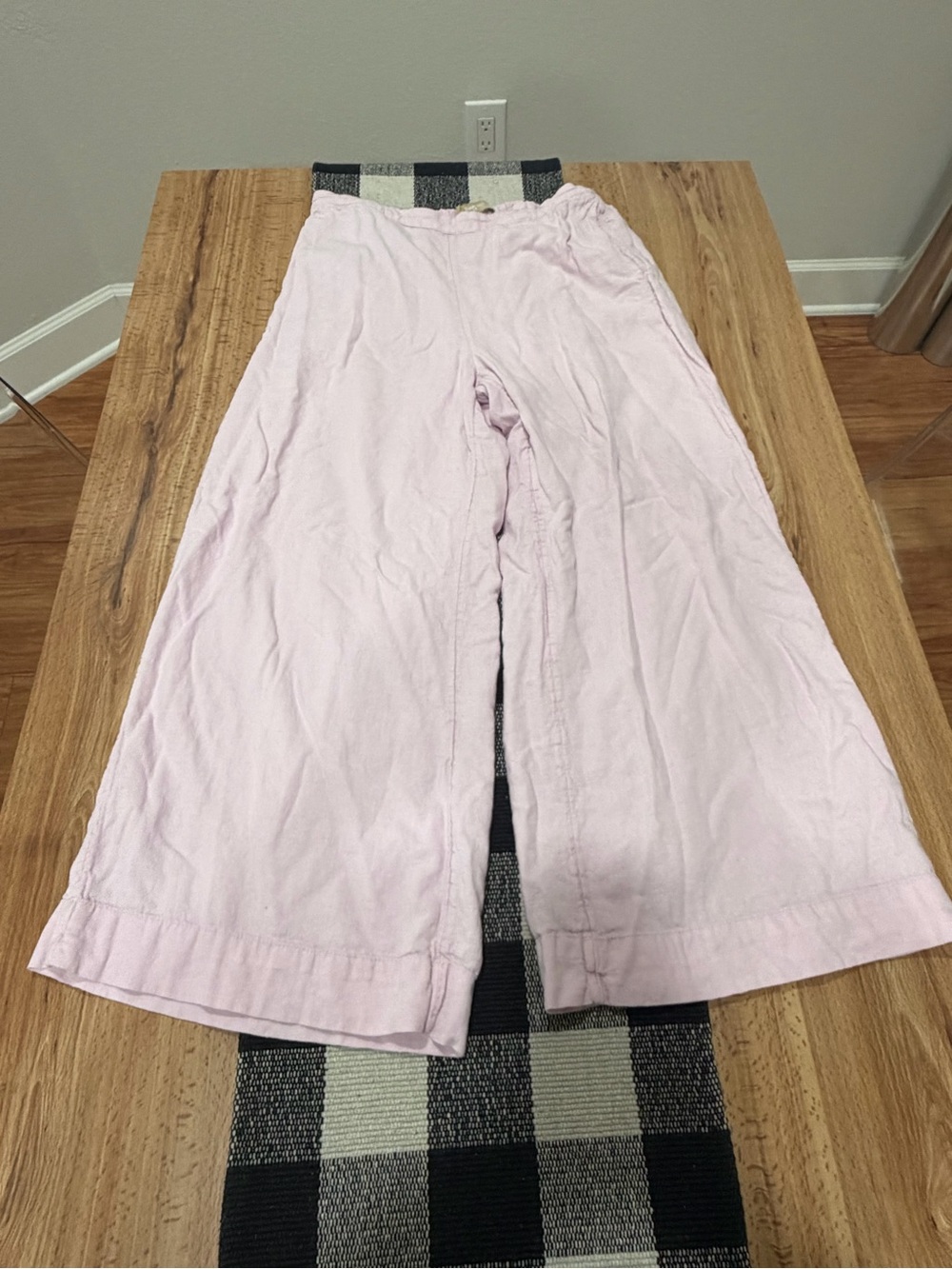 Light Pink Wide-Leg Women’s Linen Pants